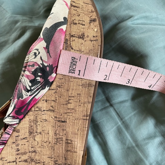 Ana flowered print wedges size 6.5 - Picture 7 of 7